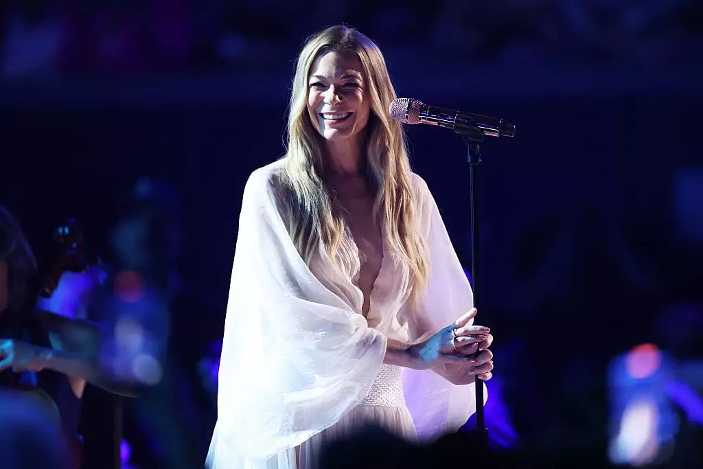 LeAnn Rimes' teeth fell out while she was performing in Washington, but she popped them back in and continued on with the show (Rich Polk/Penske Media via Getty Images)