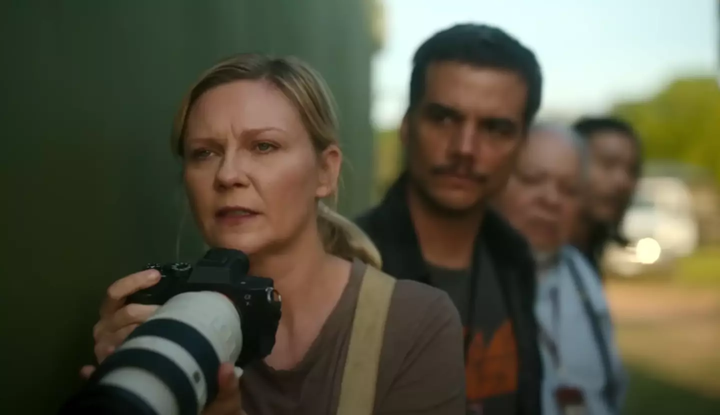 Kirsten Dunst plays a war photographer in Civil War.