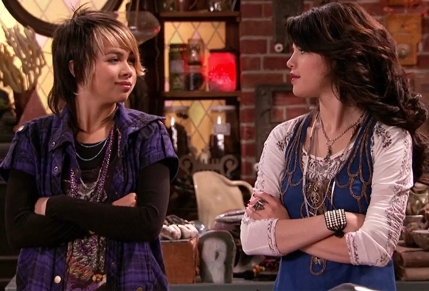 Alex and Stevie in Wizards of Waverly Place.