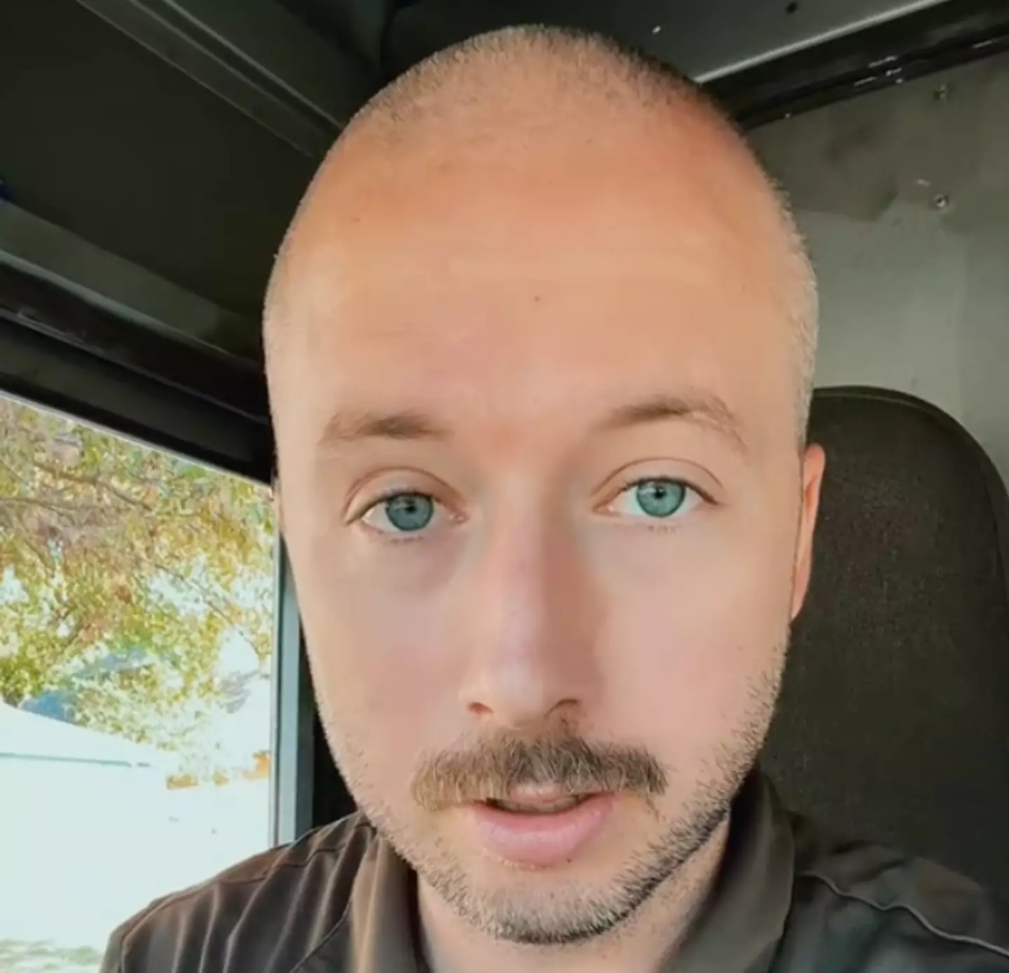 Minton has a very clear vision of his responsibilities. (TikTok/@minton__jr)