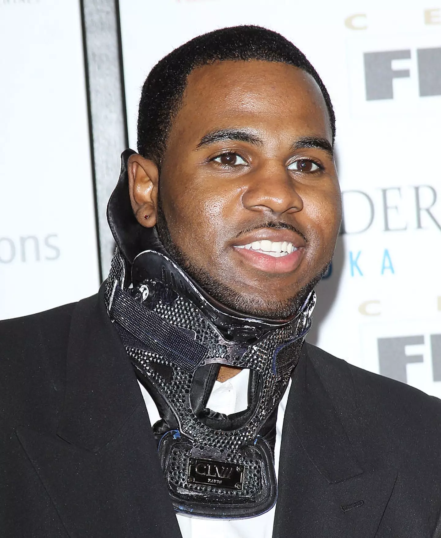 Jason Derulo with a neck brace on prior to his Future History tour. (Michael Tran/FilmMagic)