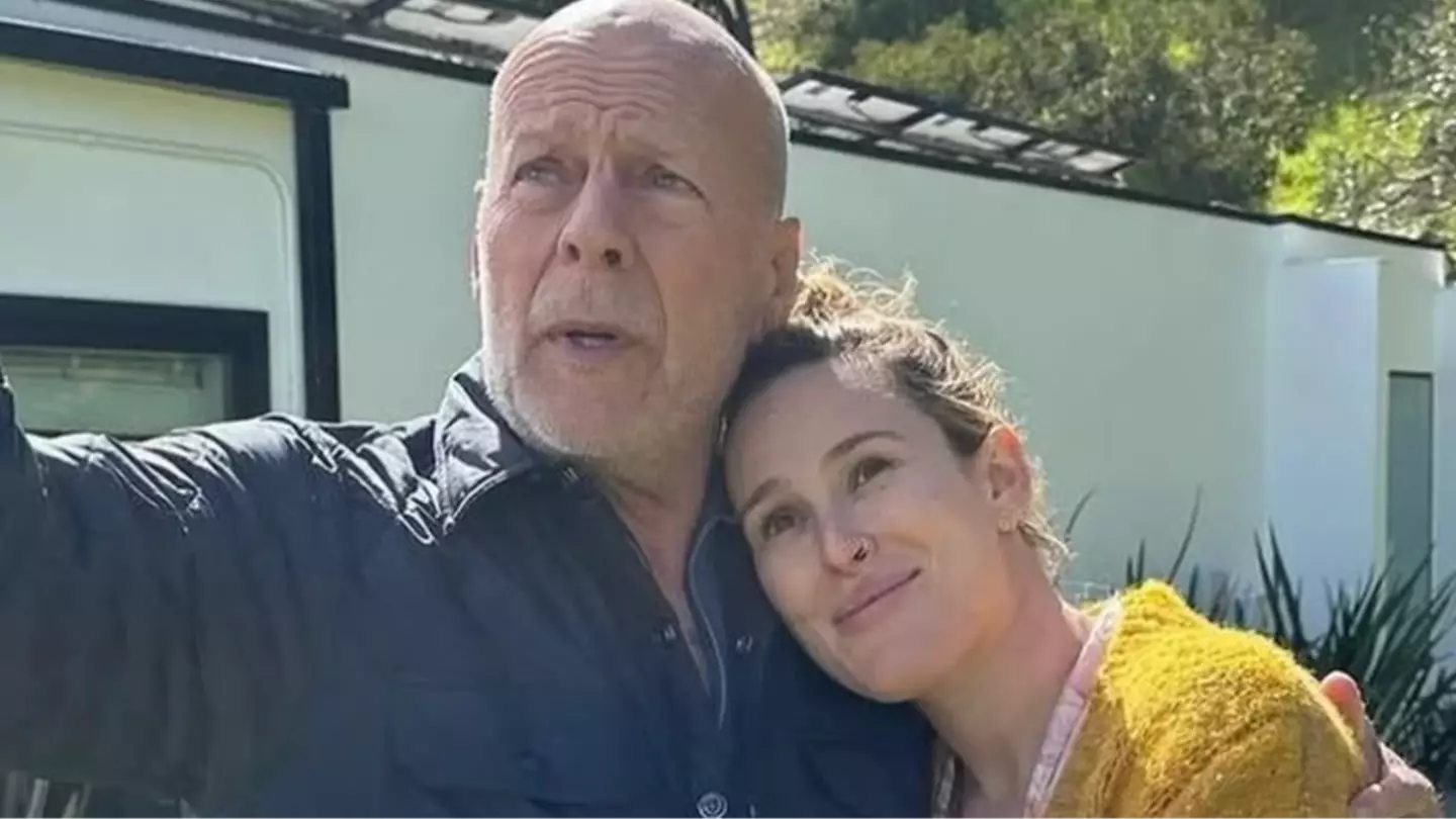 @demimoore/Instagram
