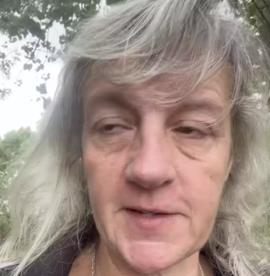 The Complaining Cow recommends customers should always be polite when asking for their money back (Instagram/thecomplainingcow)