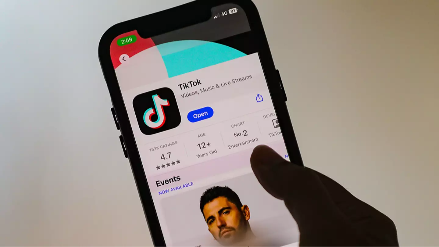 Roni Bintang/Getty Images