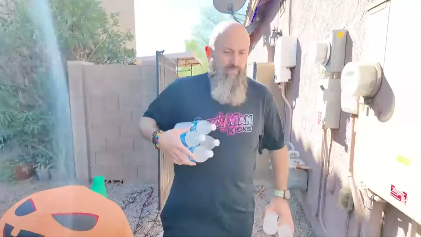 Surprising reason man has been fined $100 repeatedly for giving out free water during heatwave