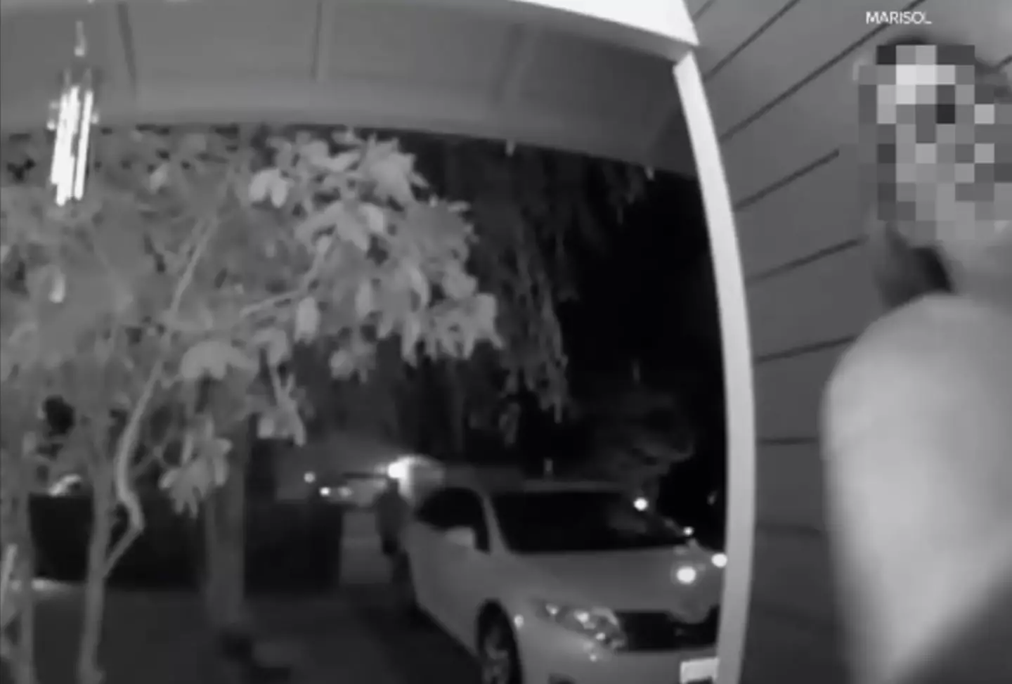 The woman was recorded ringing the doorbell and screaming for help (YouTube/ KGW News) 