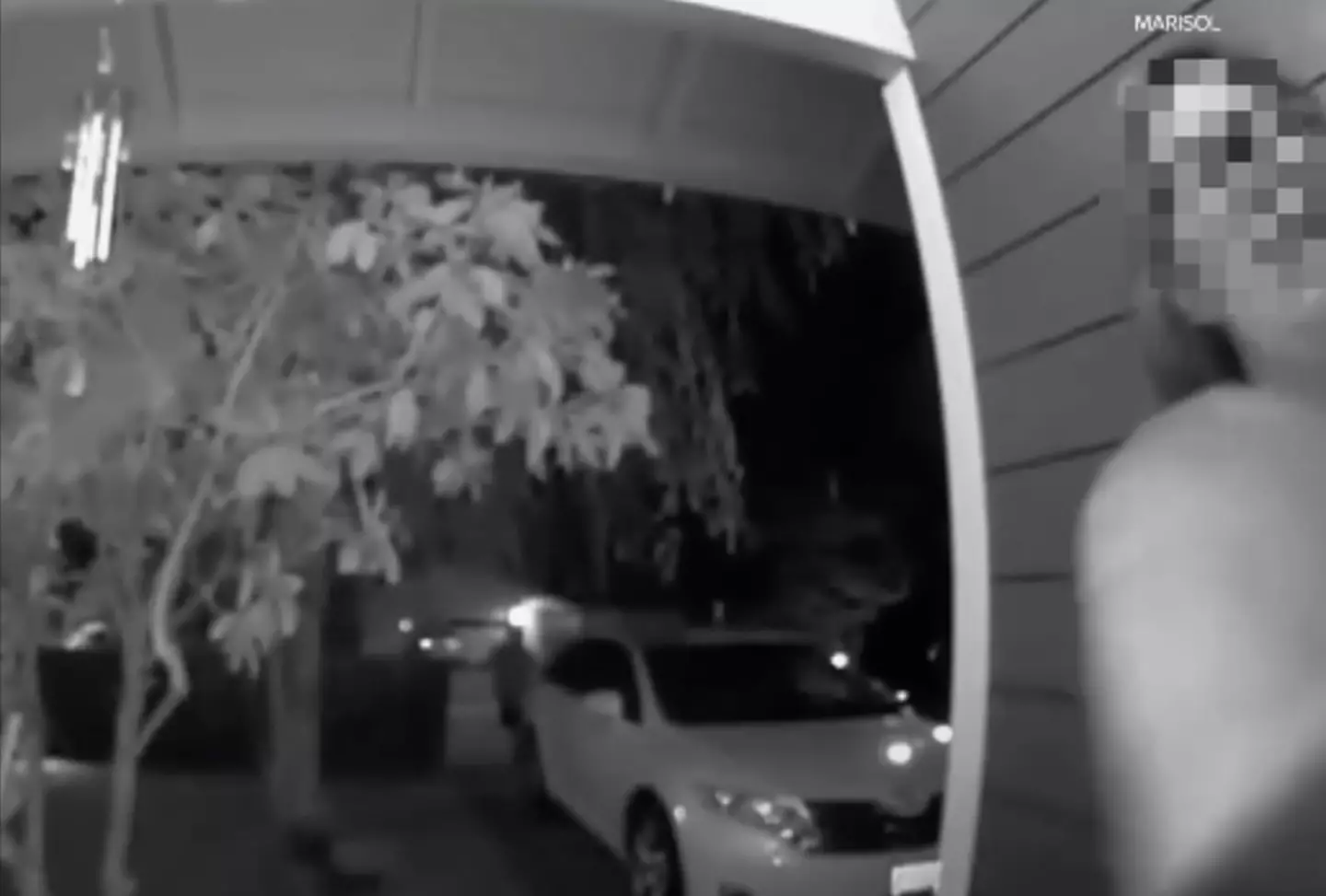 The woman was recorded ringing the doorbell and screaming for help (YouTube/ KGW News)