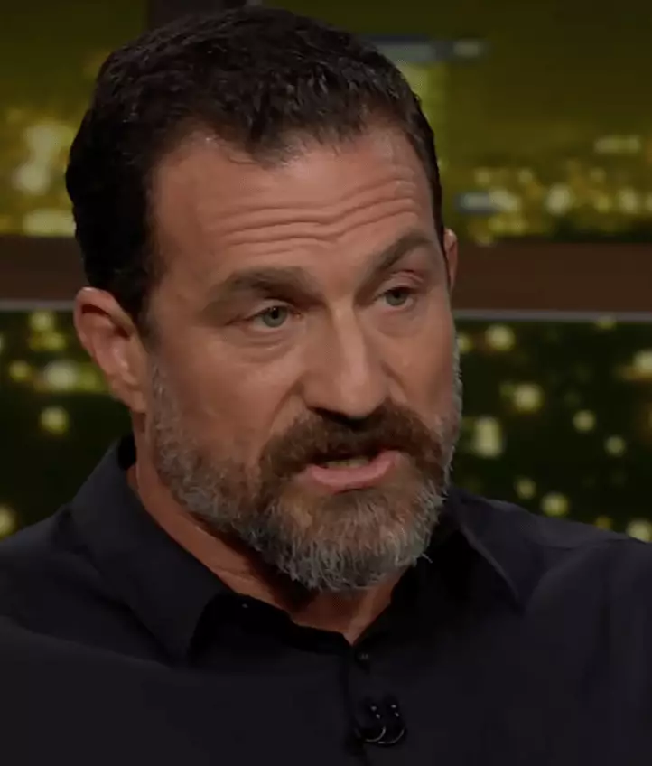 The expert 'bet his pinky' on this quick exercise working on you (Real Time with Bill Maher/Instagram)