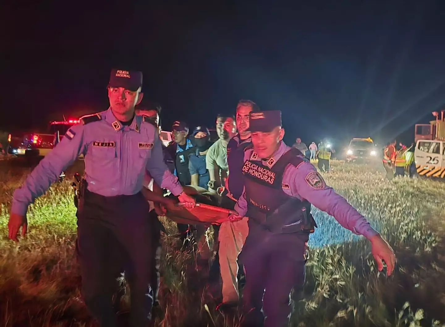 Police attempting to recover survivors and bodies after a crash on Monday in Honduras (Honduras National Police)