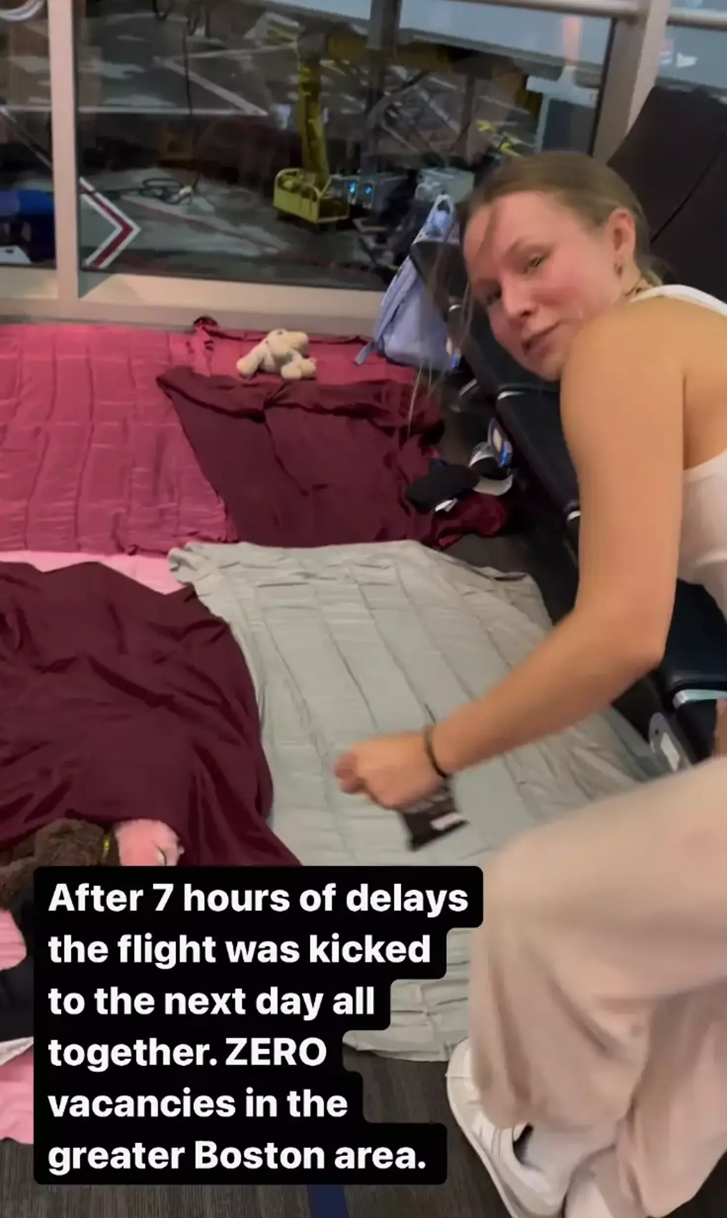 Kristen Bell and Dax Shepard have responded to claims made up the 'stranded' airport story.