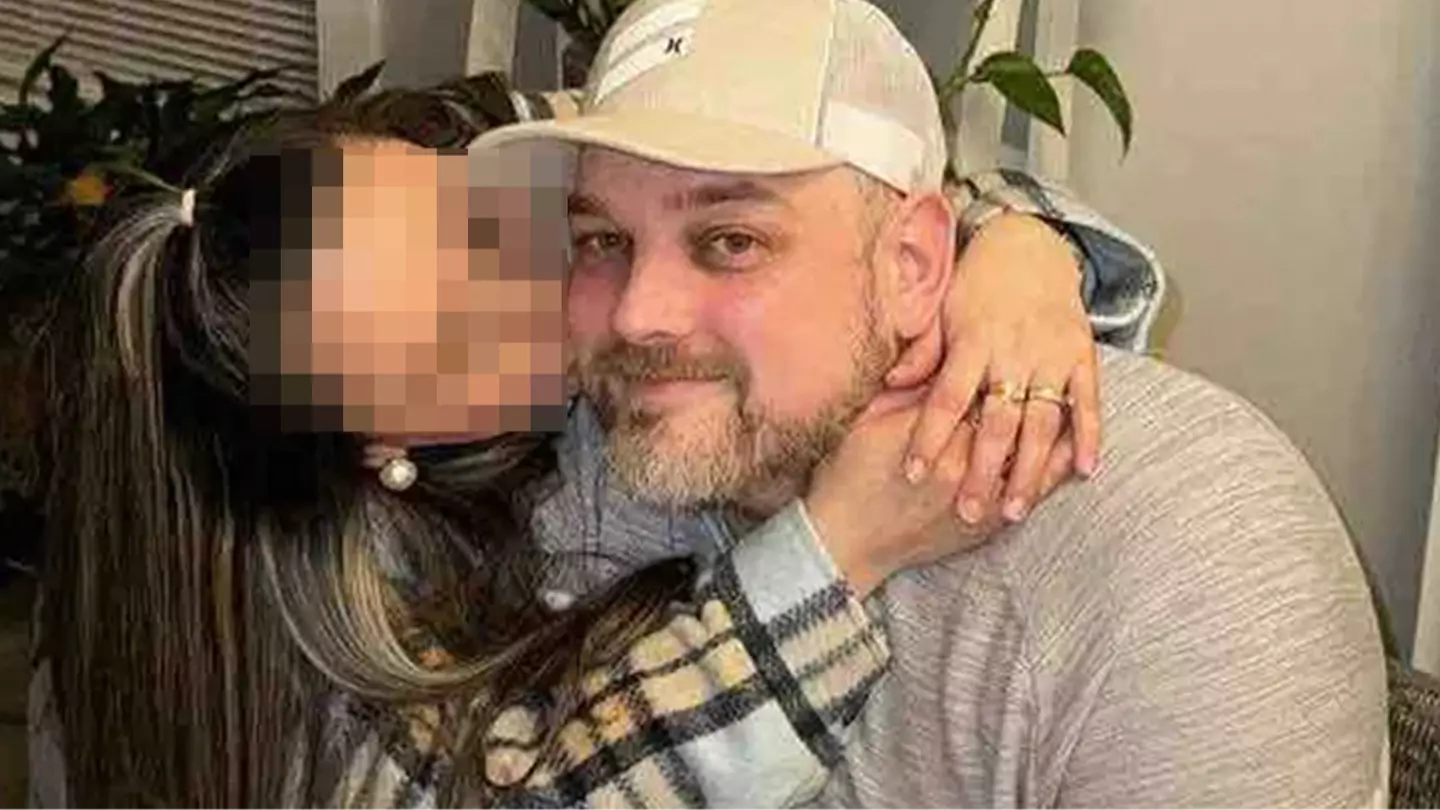 Man tragically dies mid-flight while returning home from celebrating birthday trip with wife