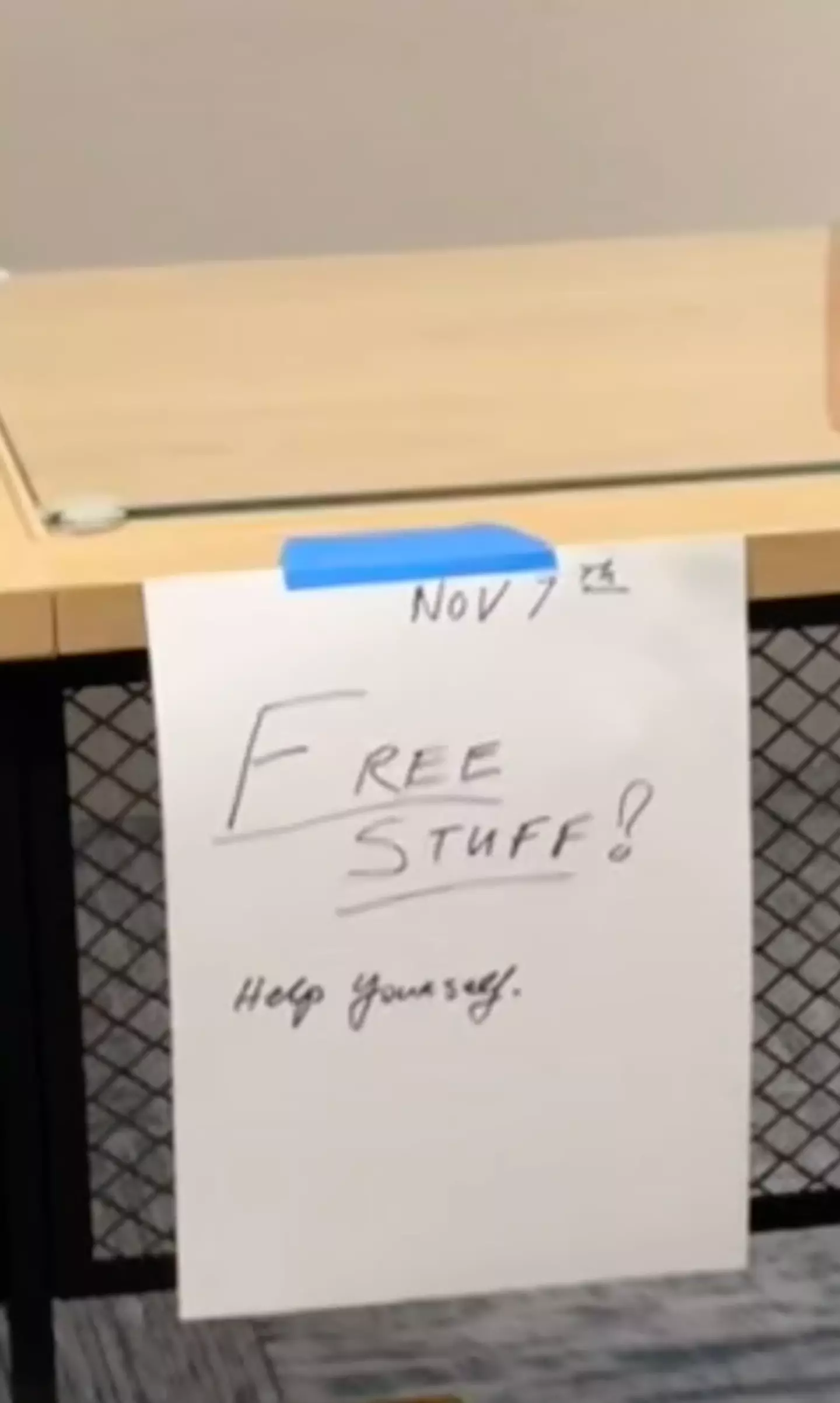 The furniture was being given away for free. (TikTok/@avocandreatoast)