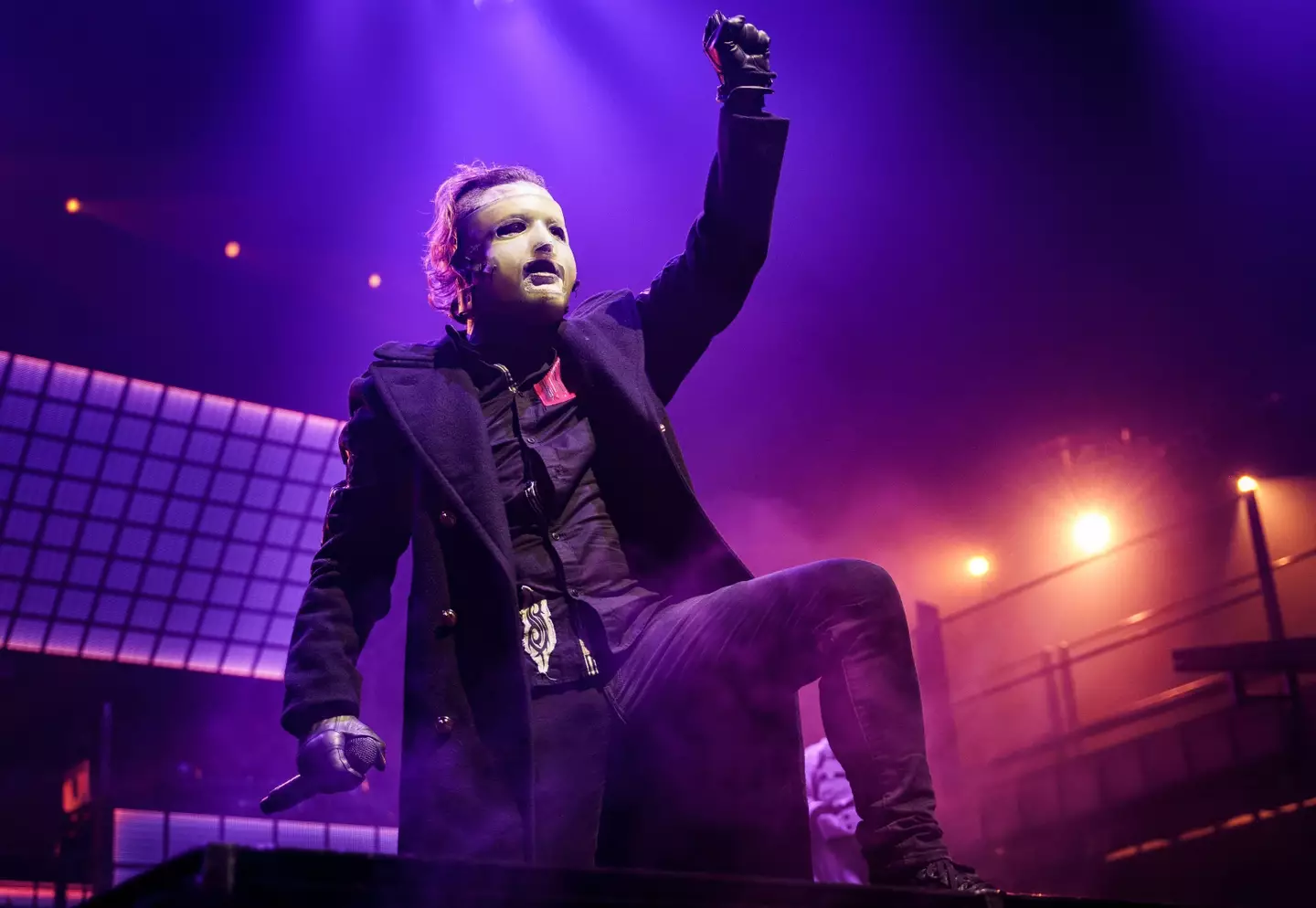 Slipknot lead singer Corey Taylor had been trying to collaborate with Machine Gun Kelly for a song on the album 'Tickets To My Downfall'.