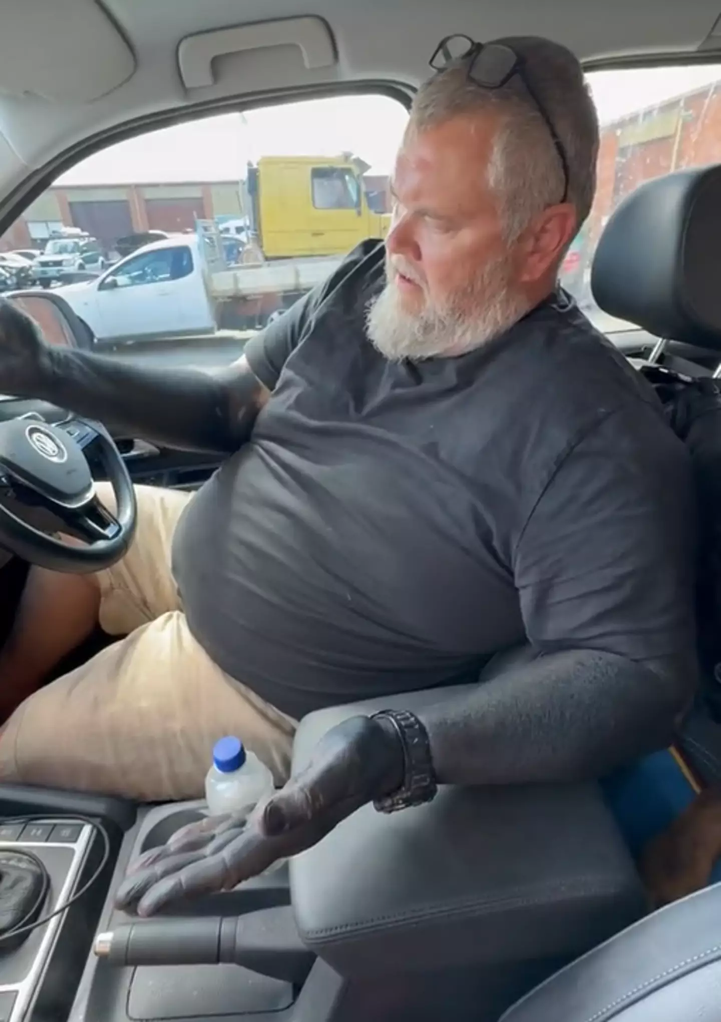 I bet he won't do that again (TikTok/@youfishtv)