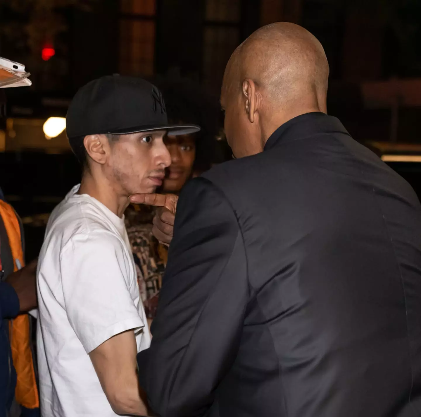 Denzel Washington was seen rowing with autograph hunters on the red carpet (Gilbert Carrasquillo/GC Images)
