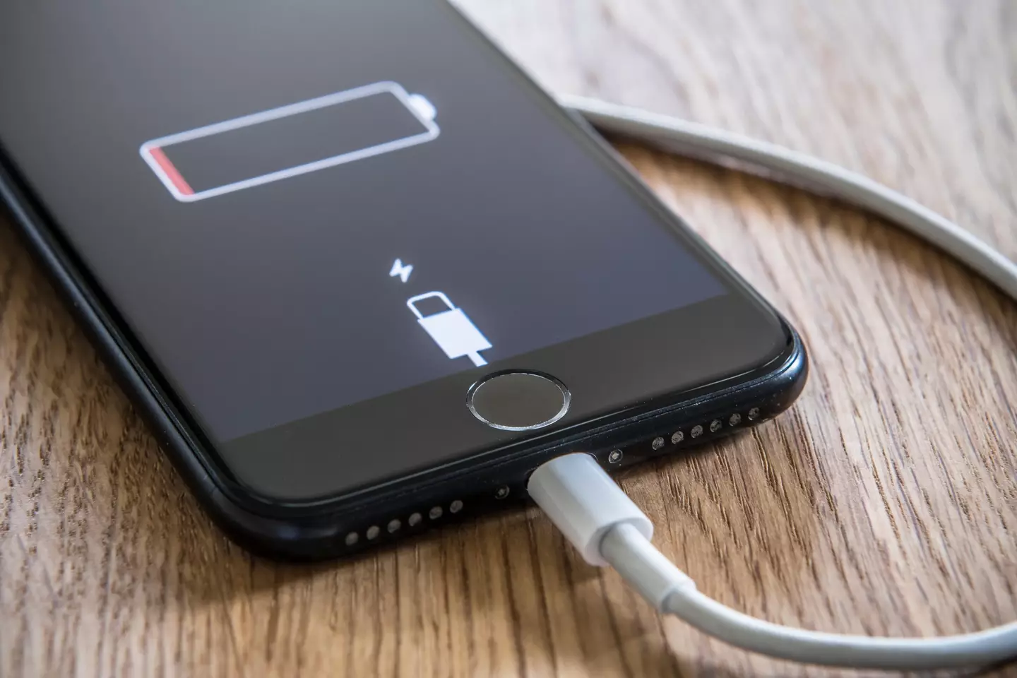 Apple users are complaining at the speed their phones are charging.