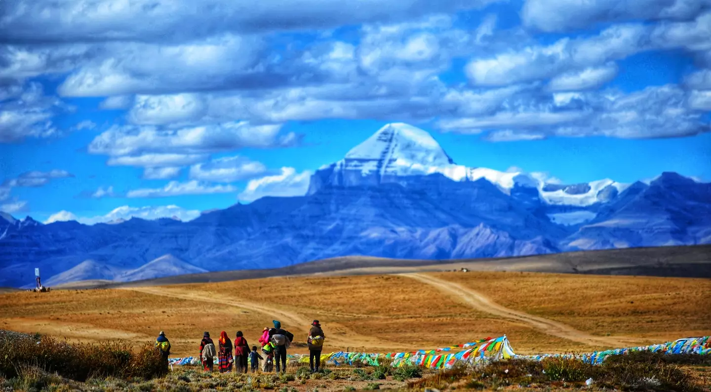The mountain remains untouched. (CFOTO/Future Publishing via Getty Images)