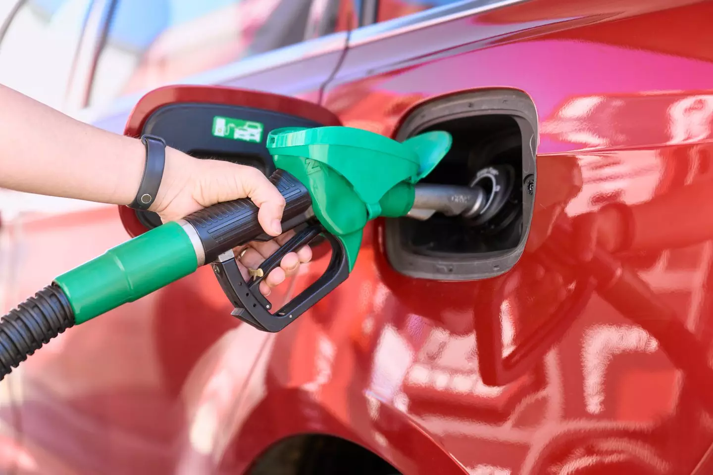 All eyes are on gas prices (aire images / Getty)