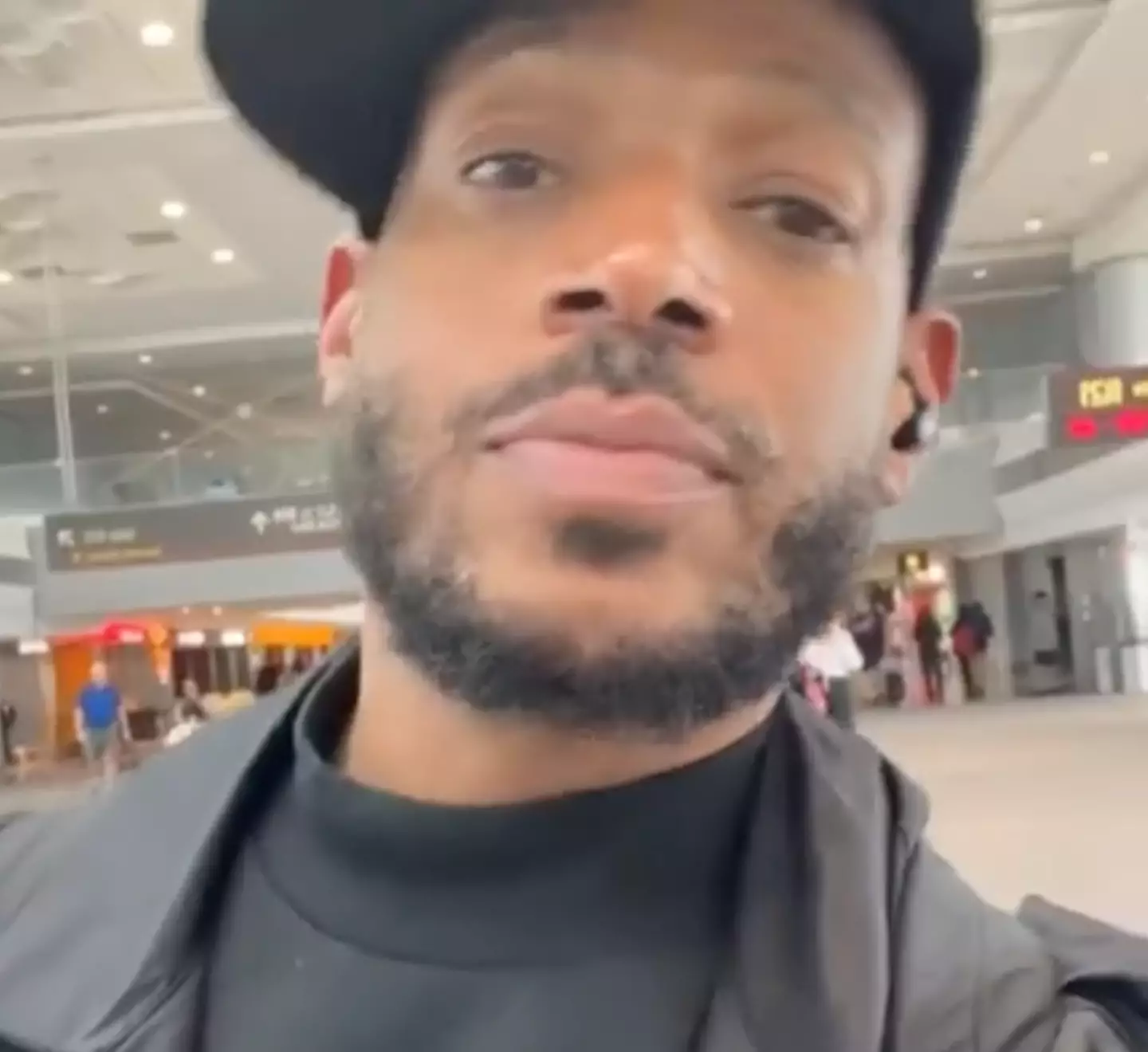 Marlon Wayans claims he was 'targeted' after he was kicked off the flight.