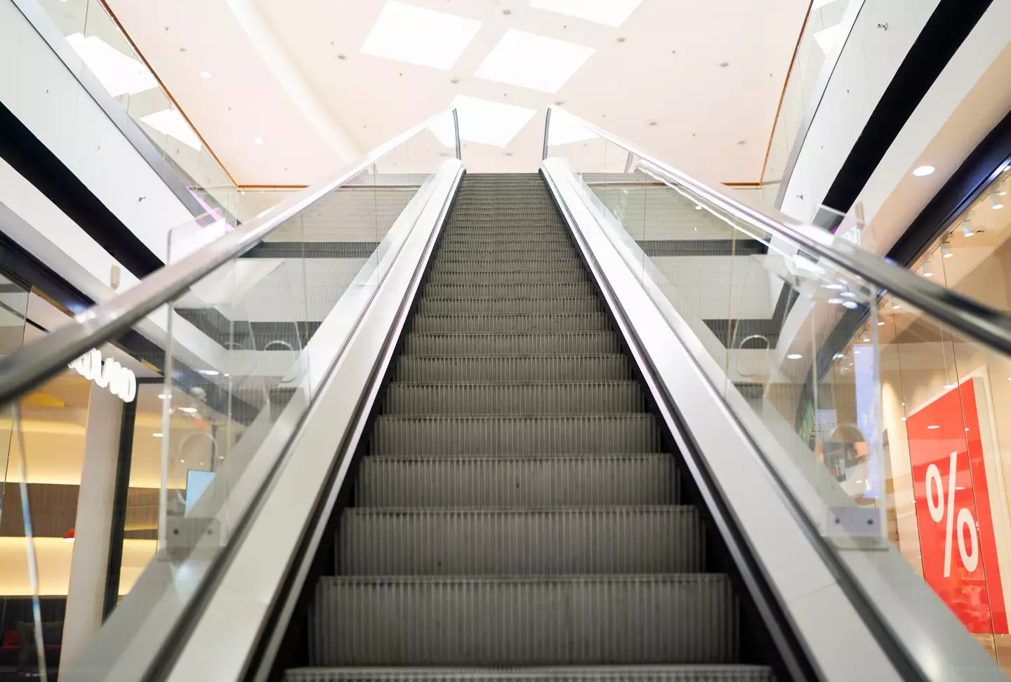 People are just realizing important reason why escalator steps have grooves (Getty Stock Photo)