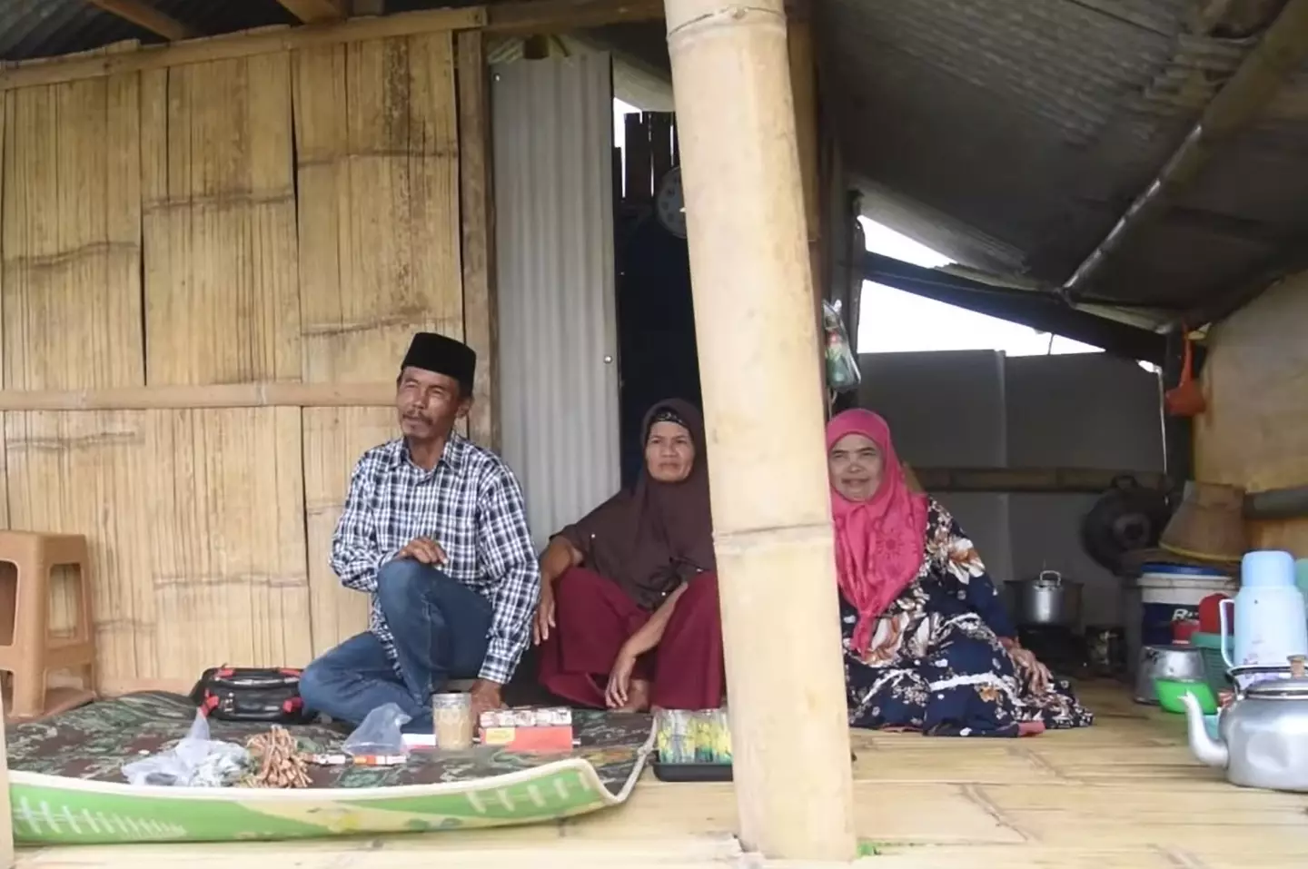 Kaan began his lengthy married life at the tender age of just 14 years old.