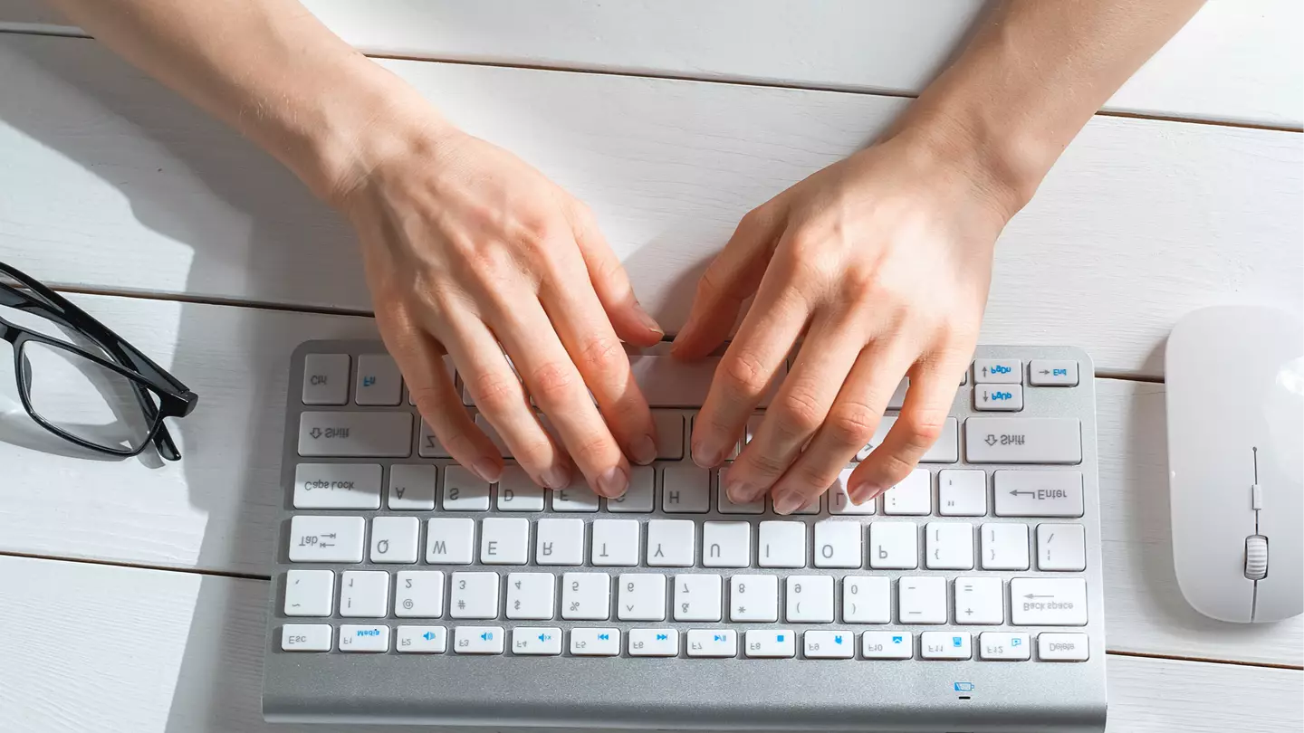 Experts claim little-known change to your fingertips could be an early indication of cancer