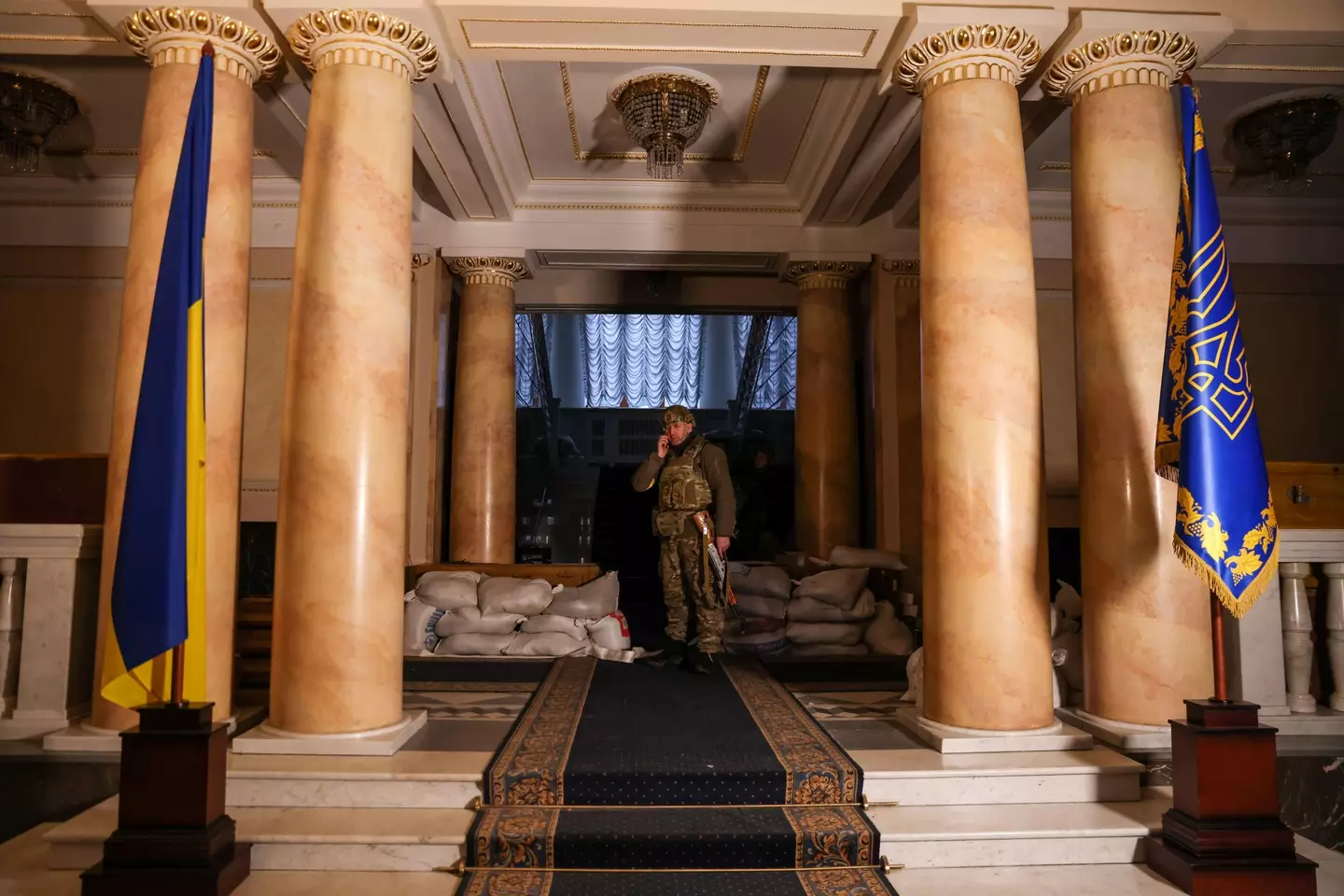 Many of Zelenskyy's allies rushed to his side at the presidential building in Kyiv.