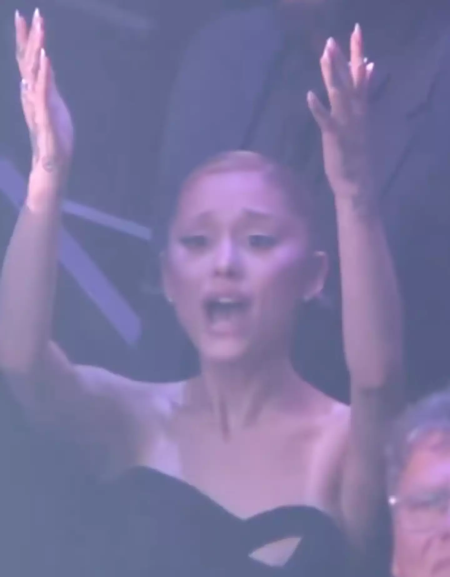 Some fans defended her, saying they would react similarly to the tribute (Twitter/@PopCrave)