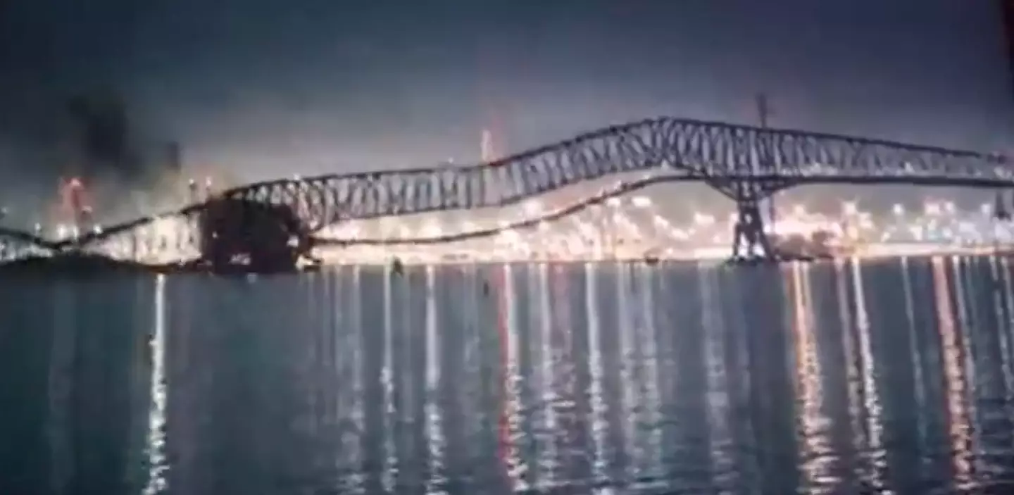 Footage captured the moment the bridge collapsed.