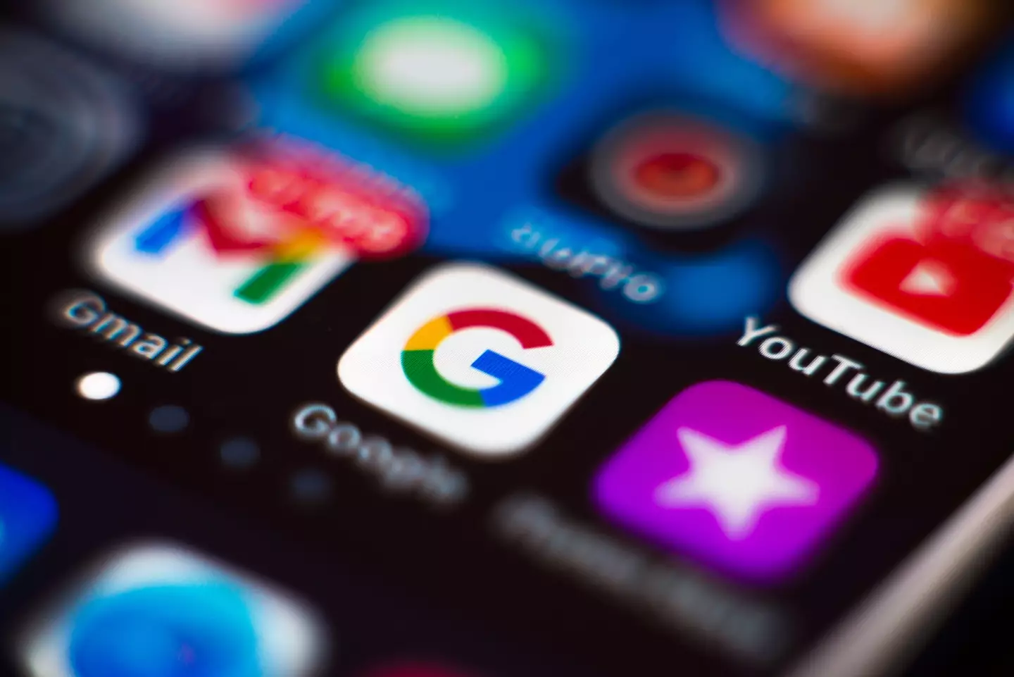 You actually shouldn't be swiping clear your app history (Getty Stock Images)