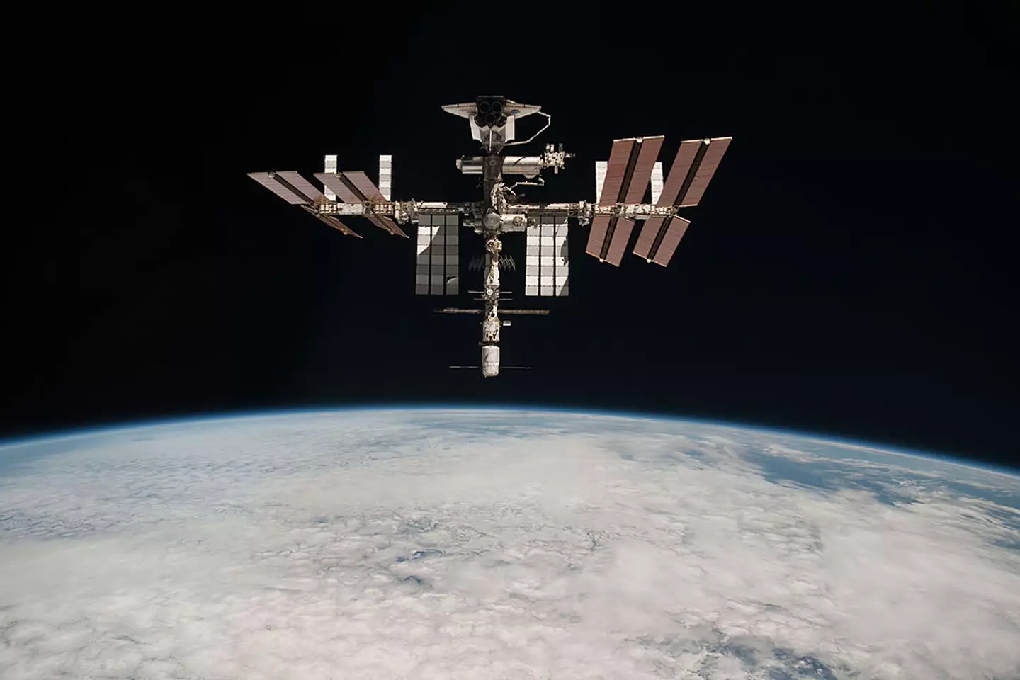 The ISS is 250 miles away (Paolo Nespoli - ESA/NASA via Getty Images)