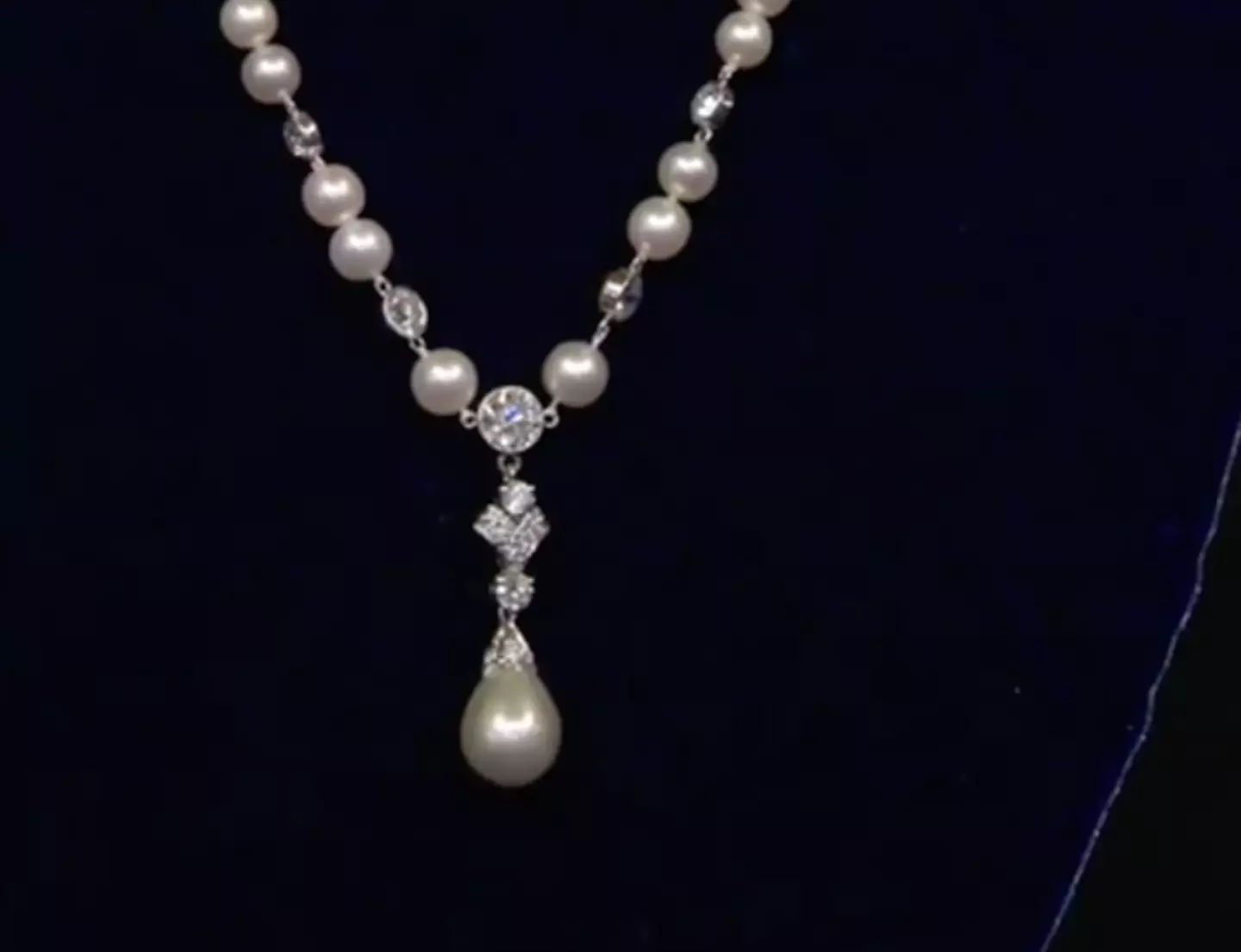 A woman was left in tears after Antiques Roadshow appraised her grandmother-in-law's pearl and diamond necklace (BBC)