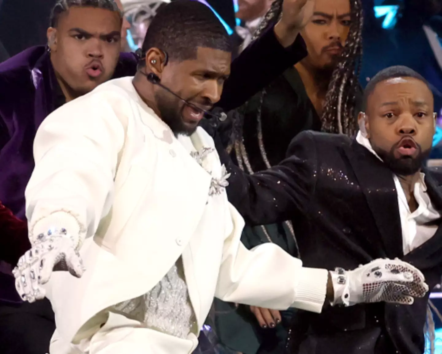Usher has frequently been seen wearing gloves.