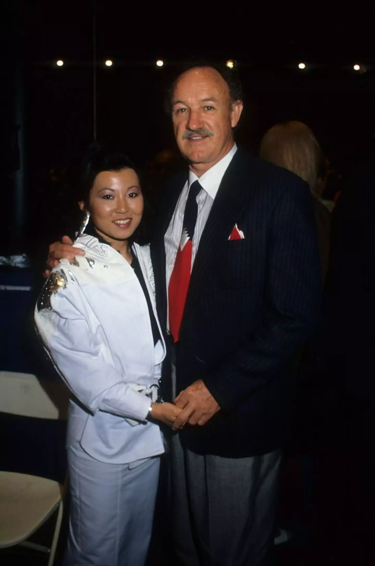 Actor Gene Hackman and wife Betsy Arakawa pose for a portrait in 1986 (Donaldson Collection/Michael Ochs Archives/Getty Images)
