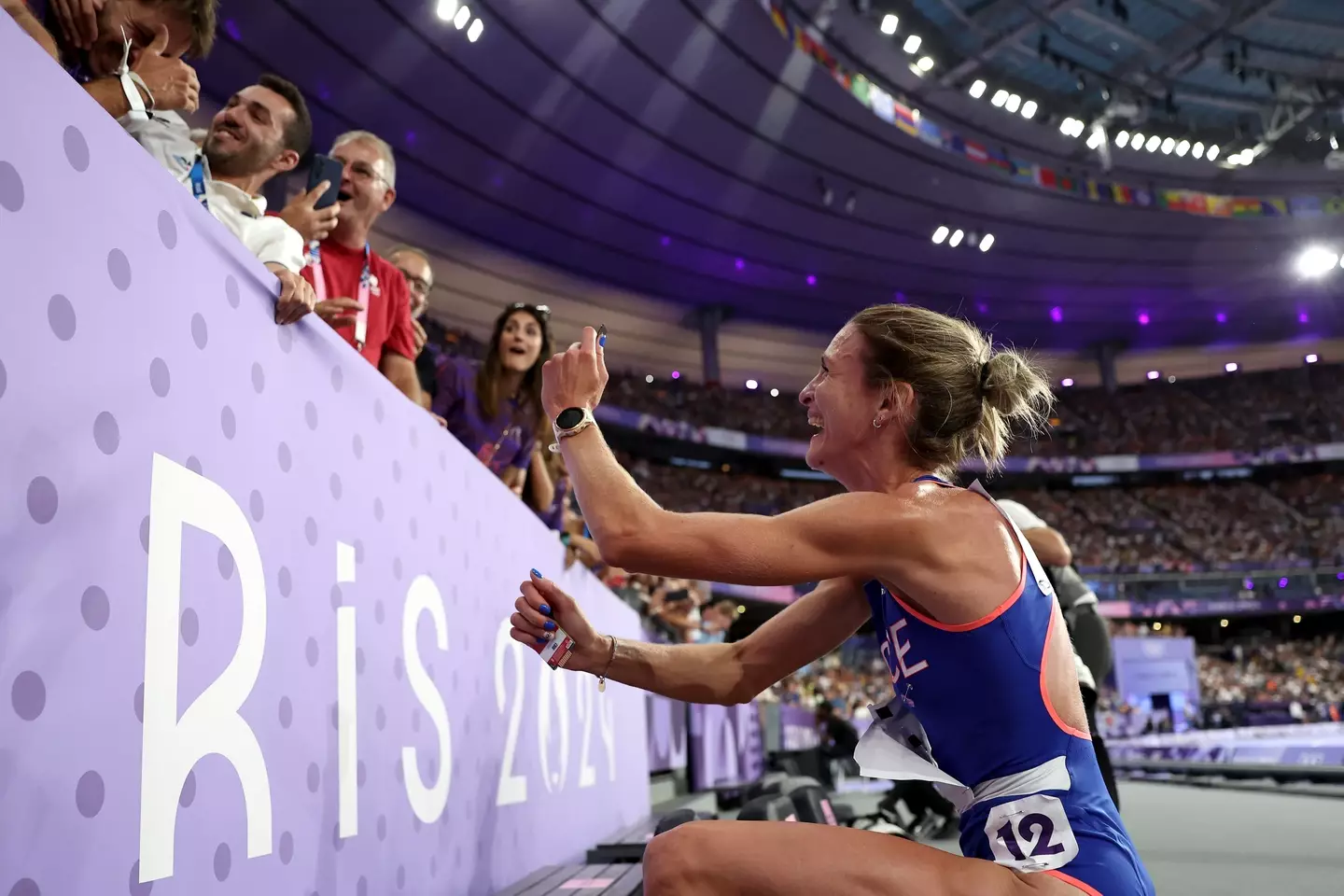 What a gorgeous moment! (Hannah Peters/Getty Images)