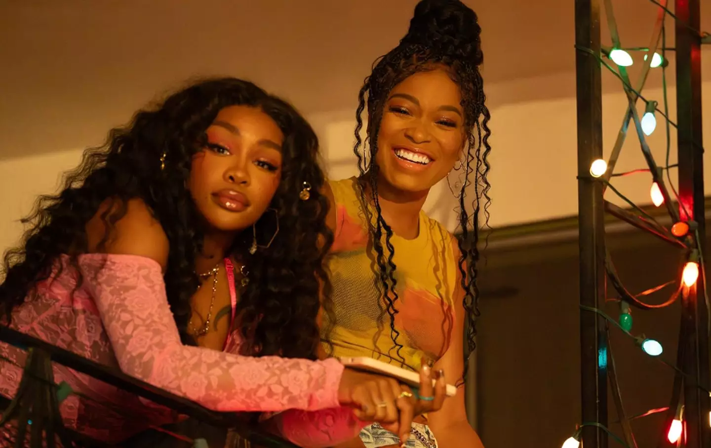 The cast is perfection (Netflix)