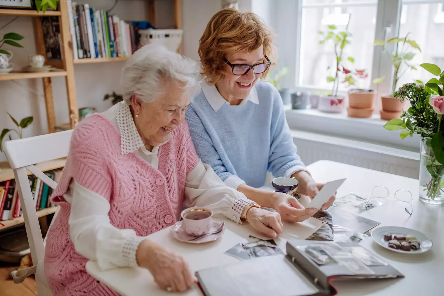 Connecting with people and having conversations can help improve your brain health (Getty Stock Images)
