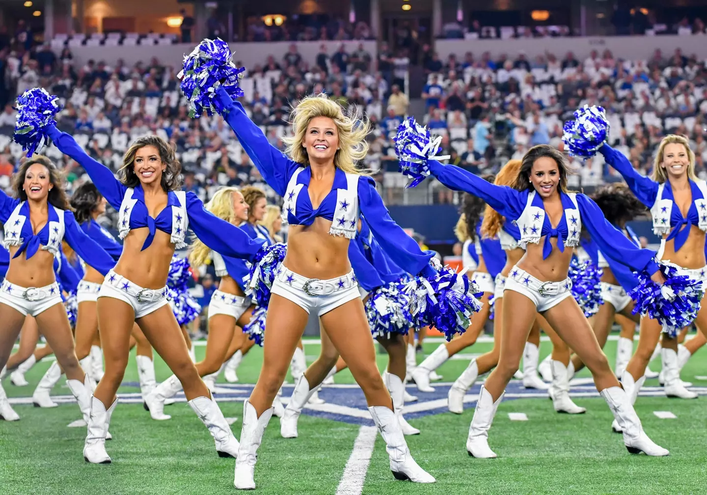 Dallas Cowboys cheerleaders (Alamy)