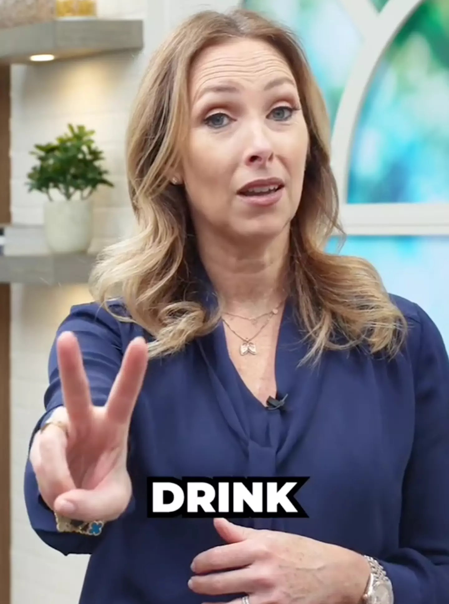 Naturopathic doctor Janine Bowring has urged people to avoid these 5 drinks (@j9naturally/TikTok)