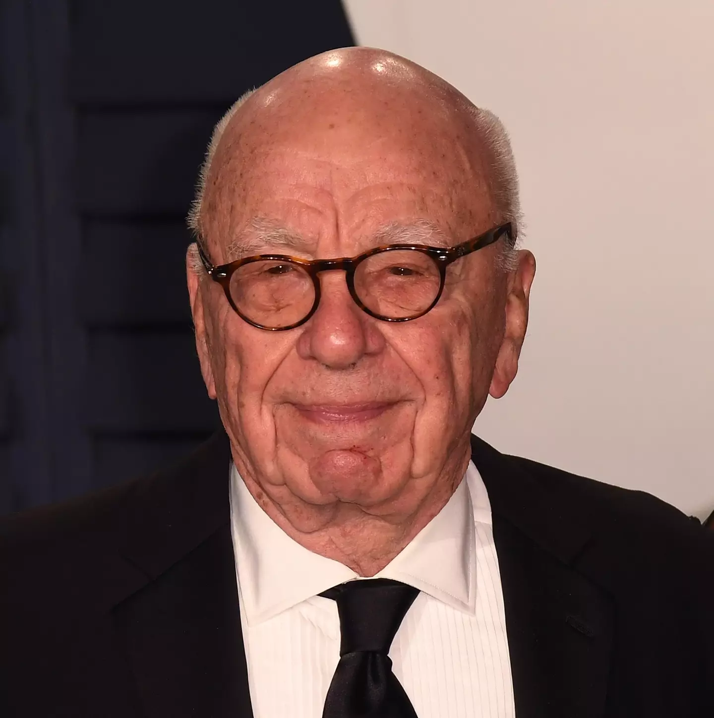 Vanity Fair reports that Rupert Murdoch ended his six year marriage to Jerry Hall in one email.