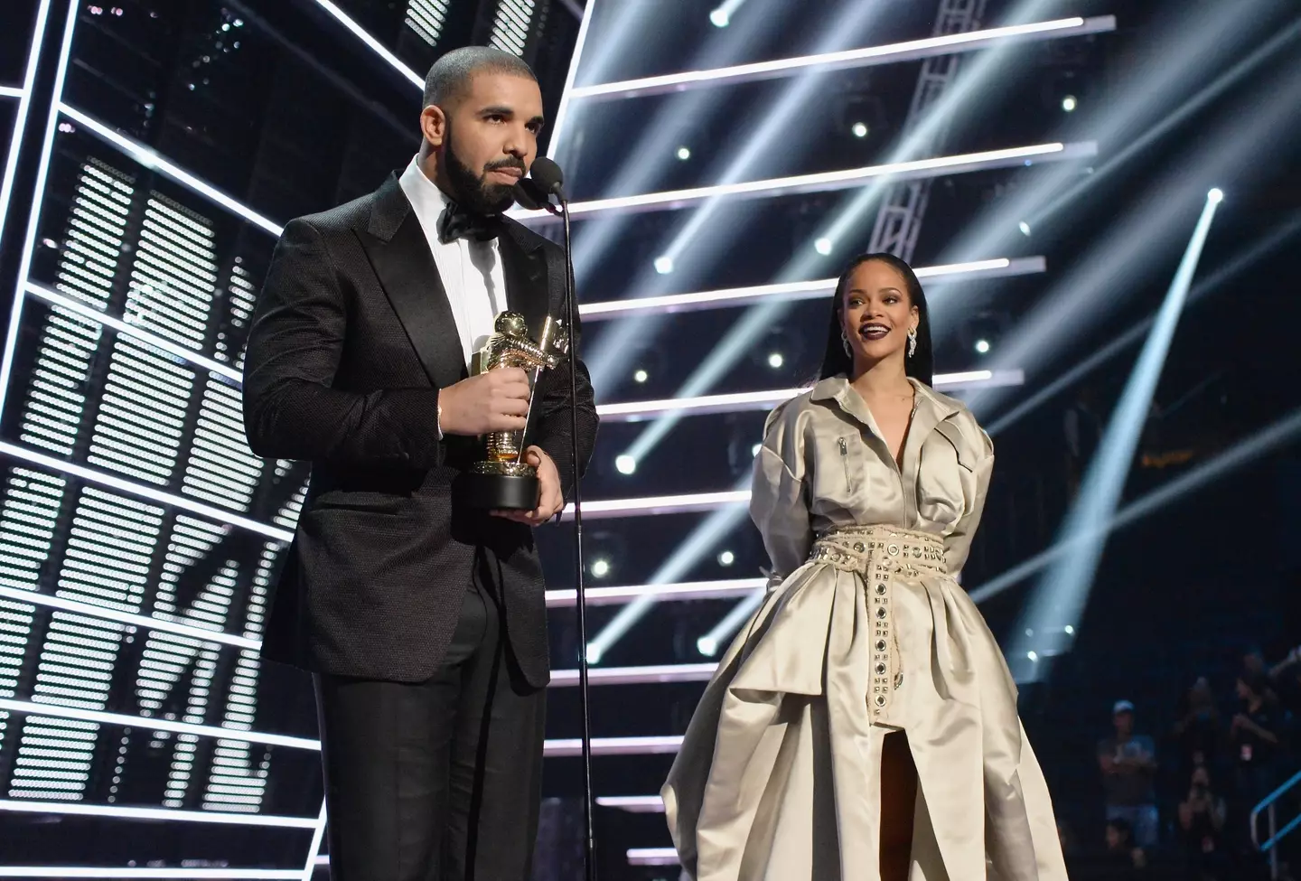 Drake and Rihanna at the 2016 MTV Music Video Awards.