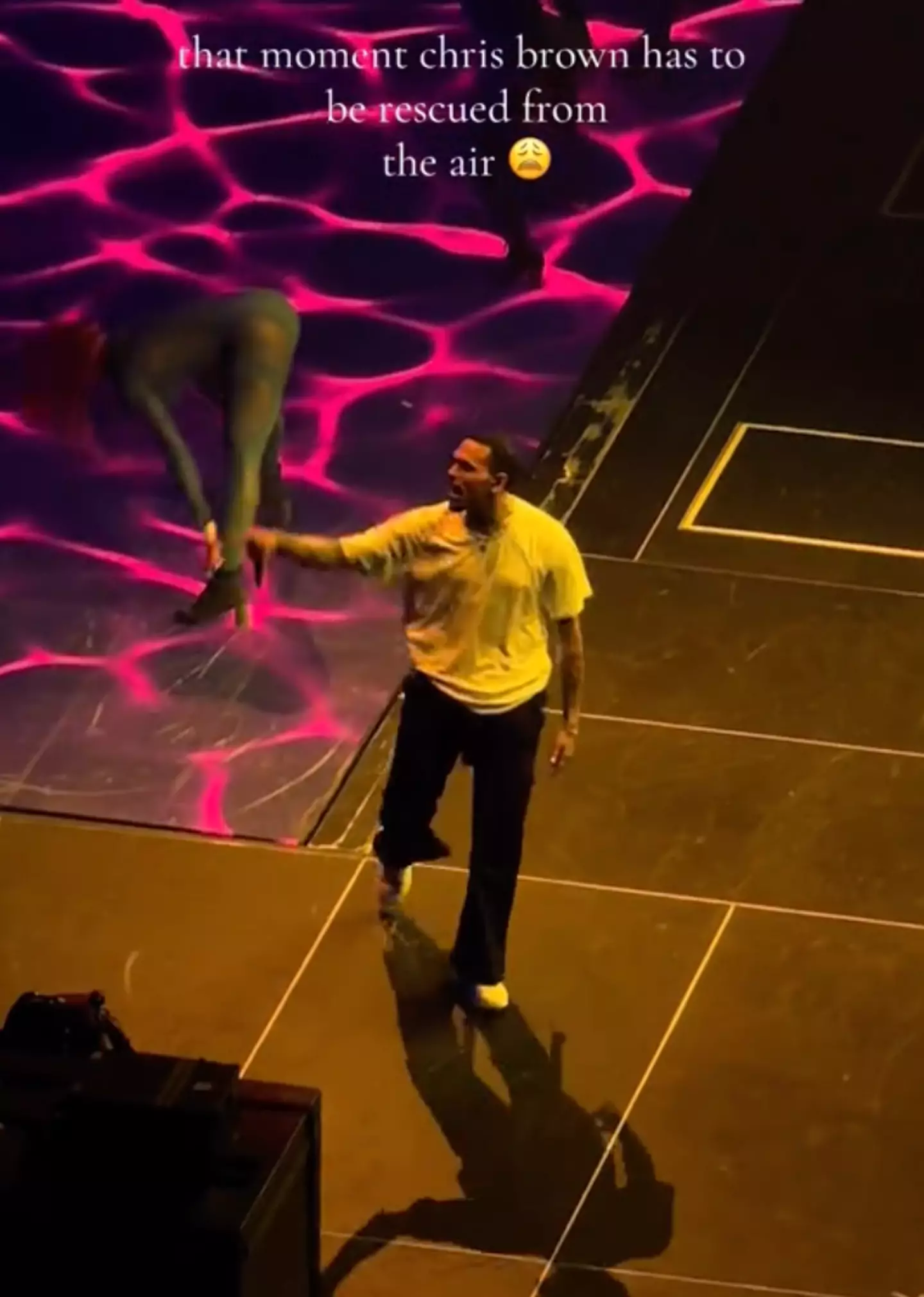 Chris Brown didn't look happy to have been left 'dangling like SpongeBob' (TikTok/ @terriem89)