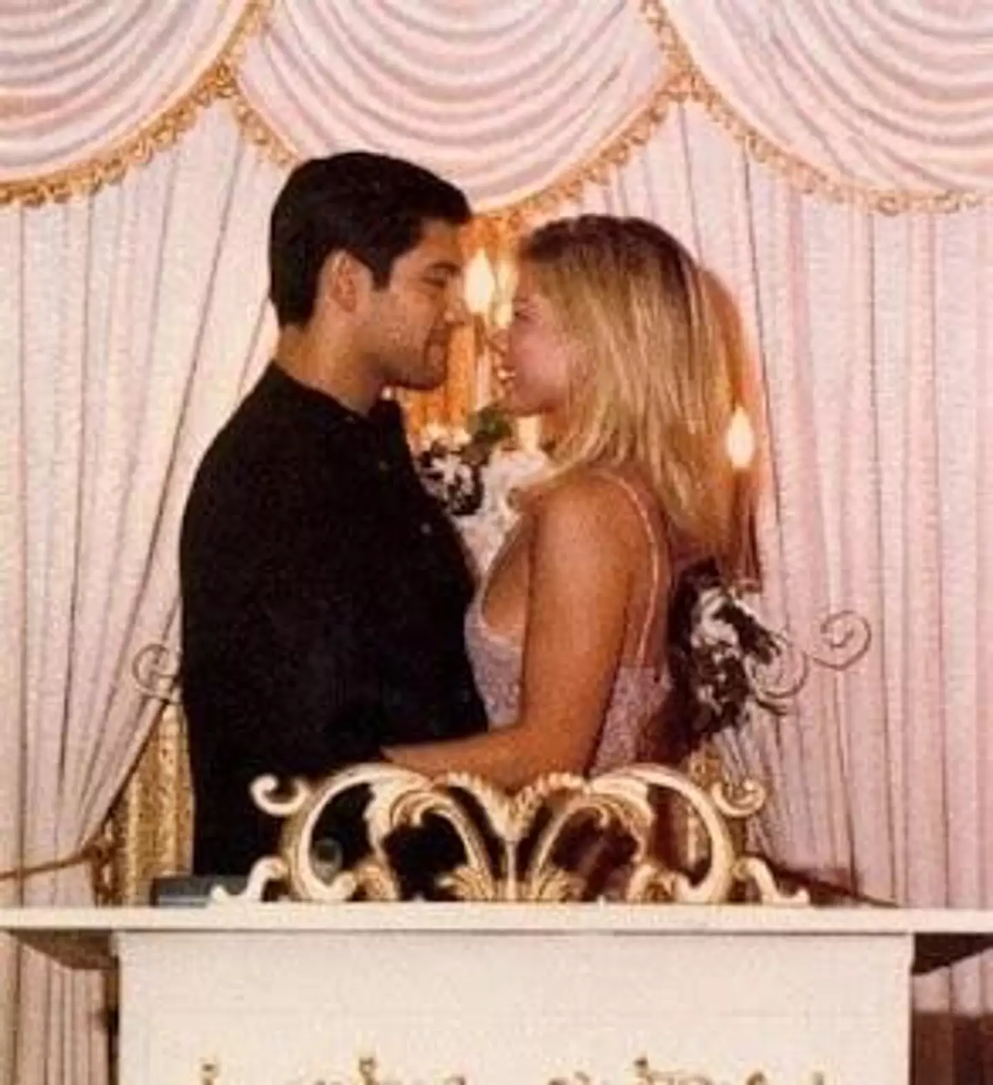 Kelly shared a picture of the pair getting hitched on their anniversary in 2013. (X / @KellyRipa)