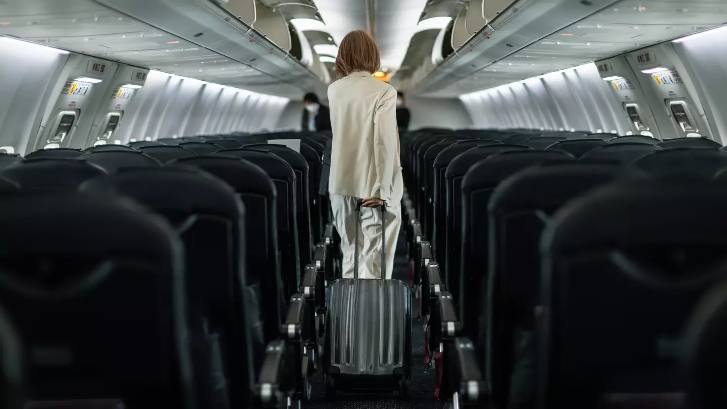 ‘Entitled’ mom sparks chaos on flight as she allegedly refuses to let passengers exit plane for bizarre reason