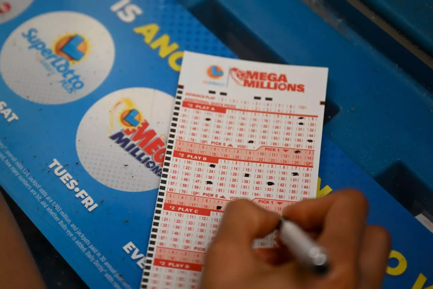 The Redditor says they won the Mega Millions jackpot in 2016 (Tayfun Coskun/Anadolu Agency via Getty Images)