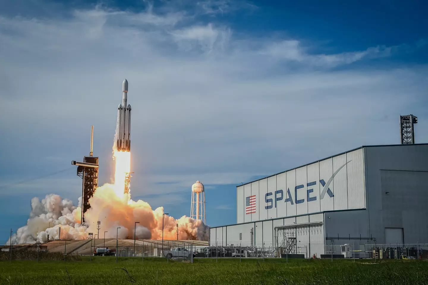 The rocket featured three Space 9s. (MIGUEL J. RODRIGUEZ CARRILLO/AFP via Getty Images)