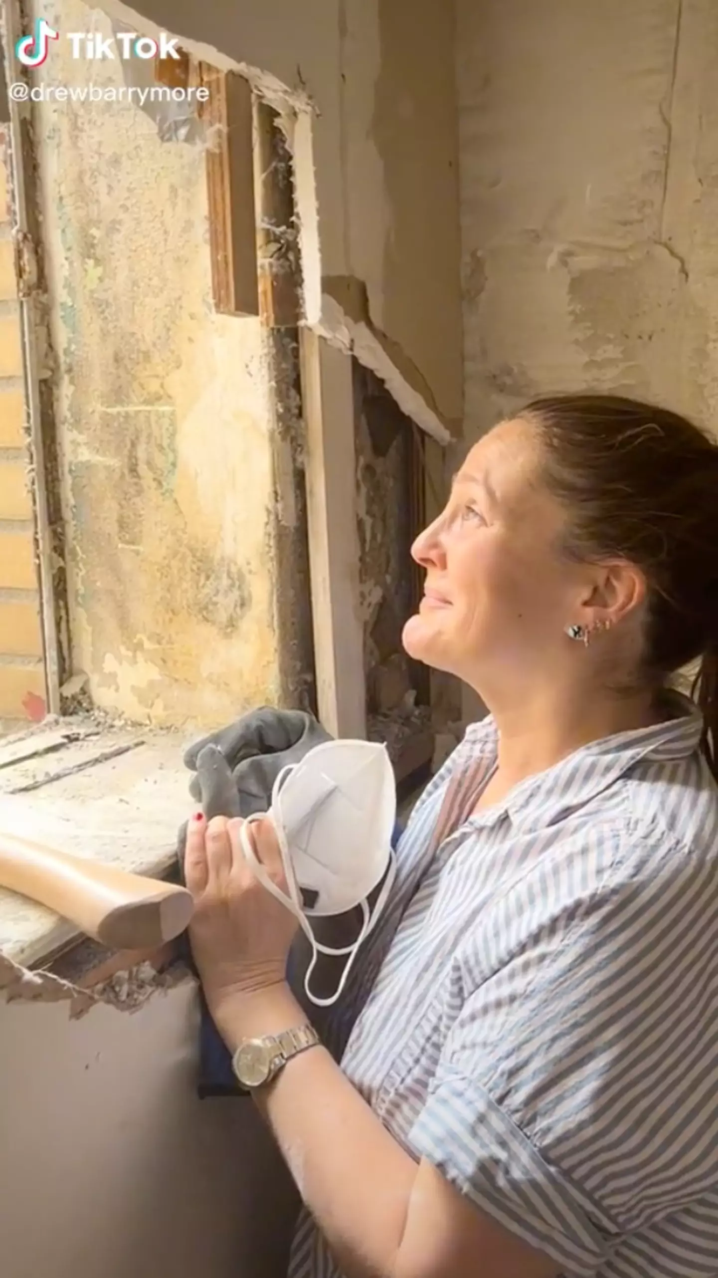 Barrymore's joy over the window has gotten fans feeling all the emotions.