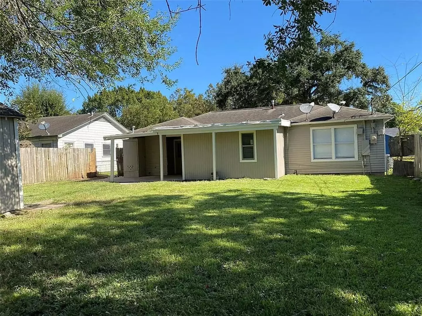 The home comes with three beds and a grisly past.