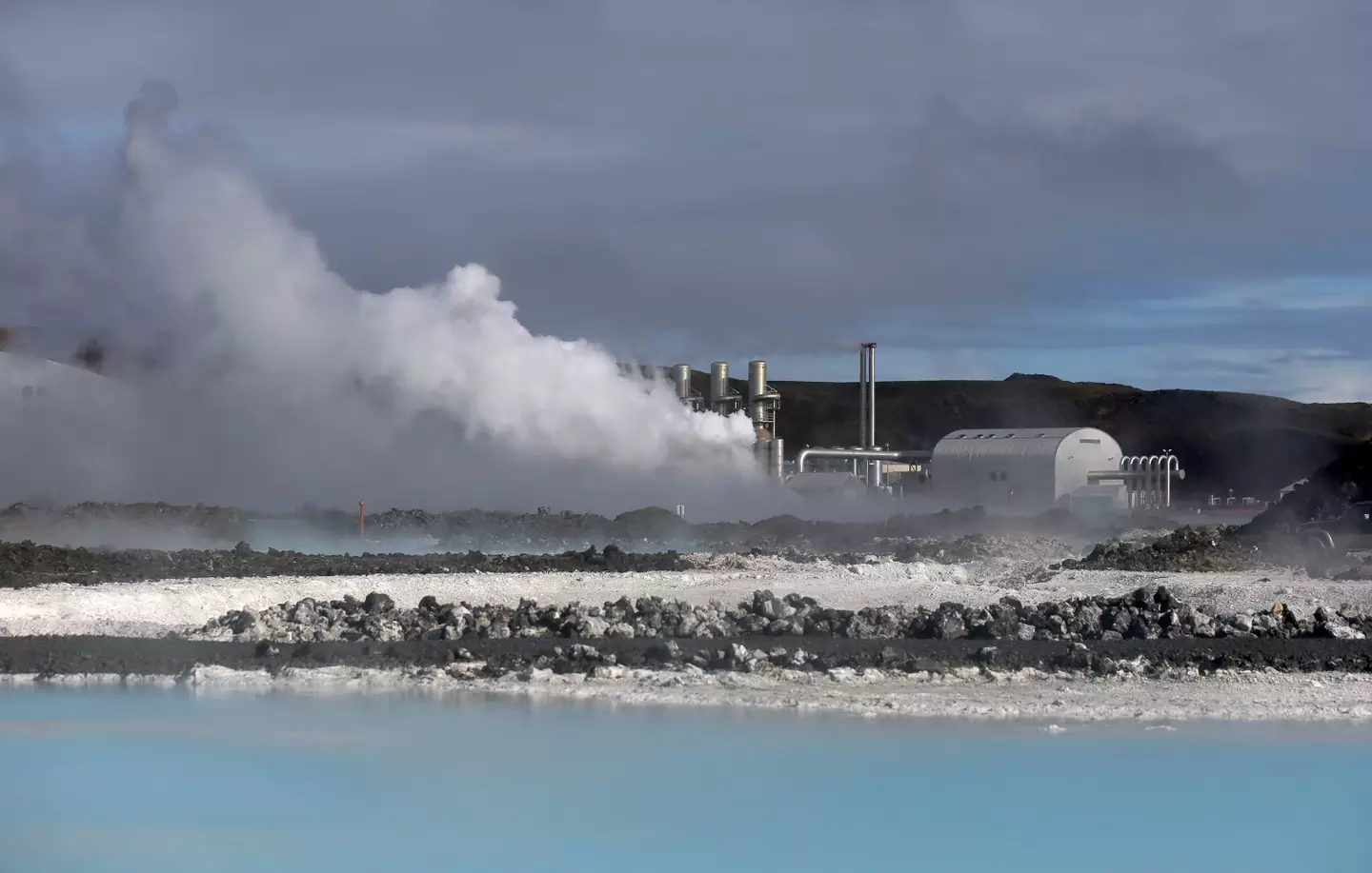 There's a factory closeby to the lagoon which spoils the view for many visitors.