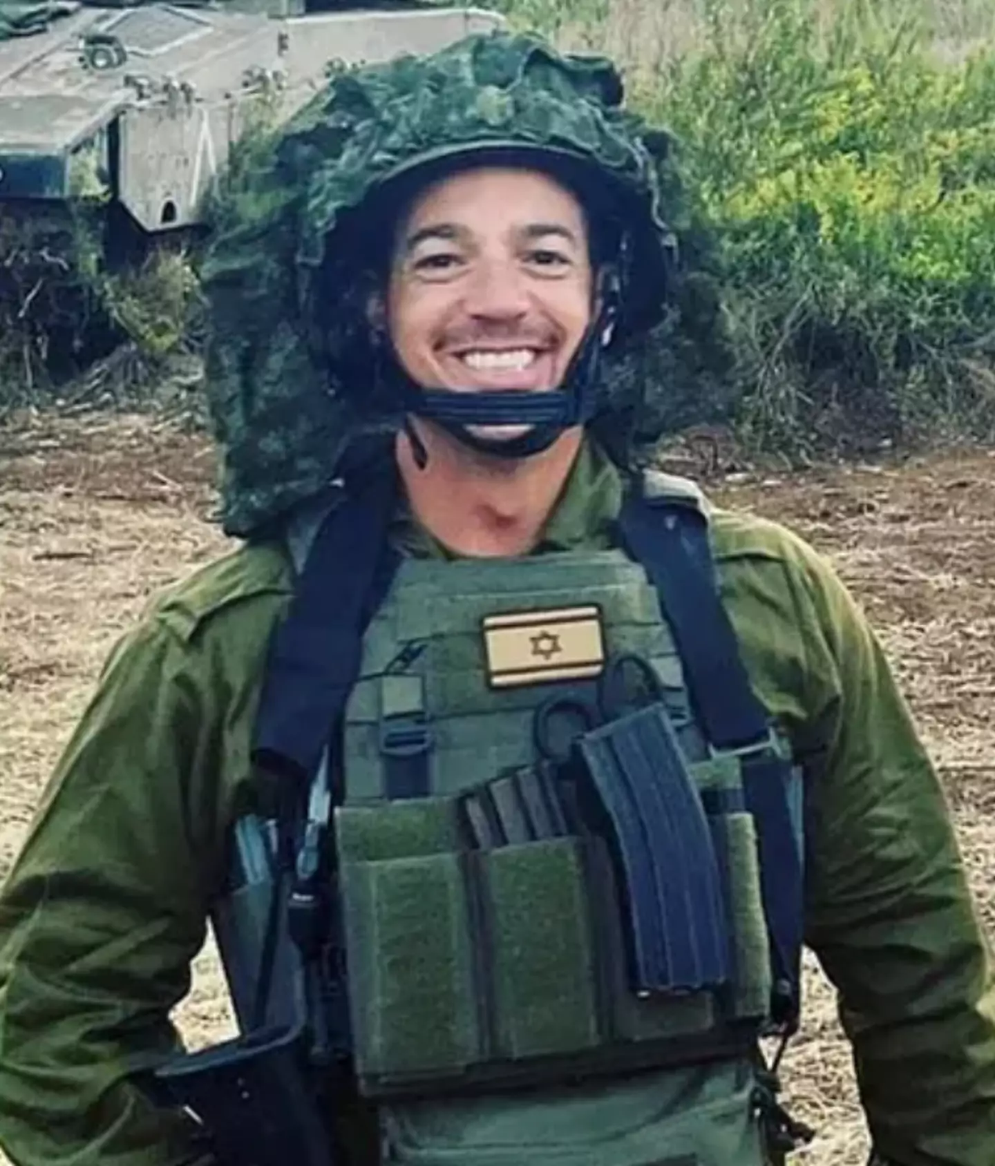 The unnamed guard previously fought for the IDF.